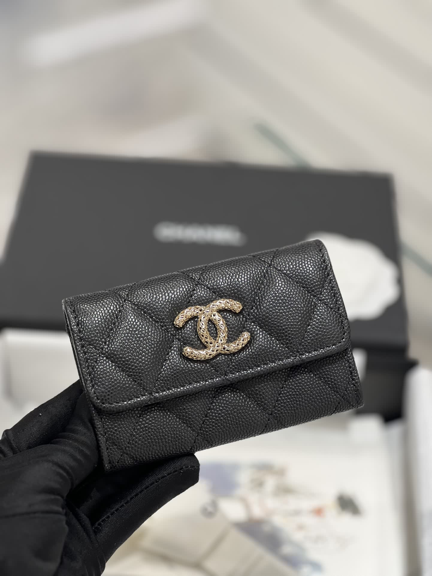 Chanel 23P新款鏤空雙翻蓋卡包