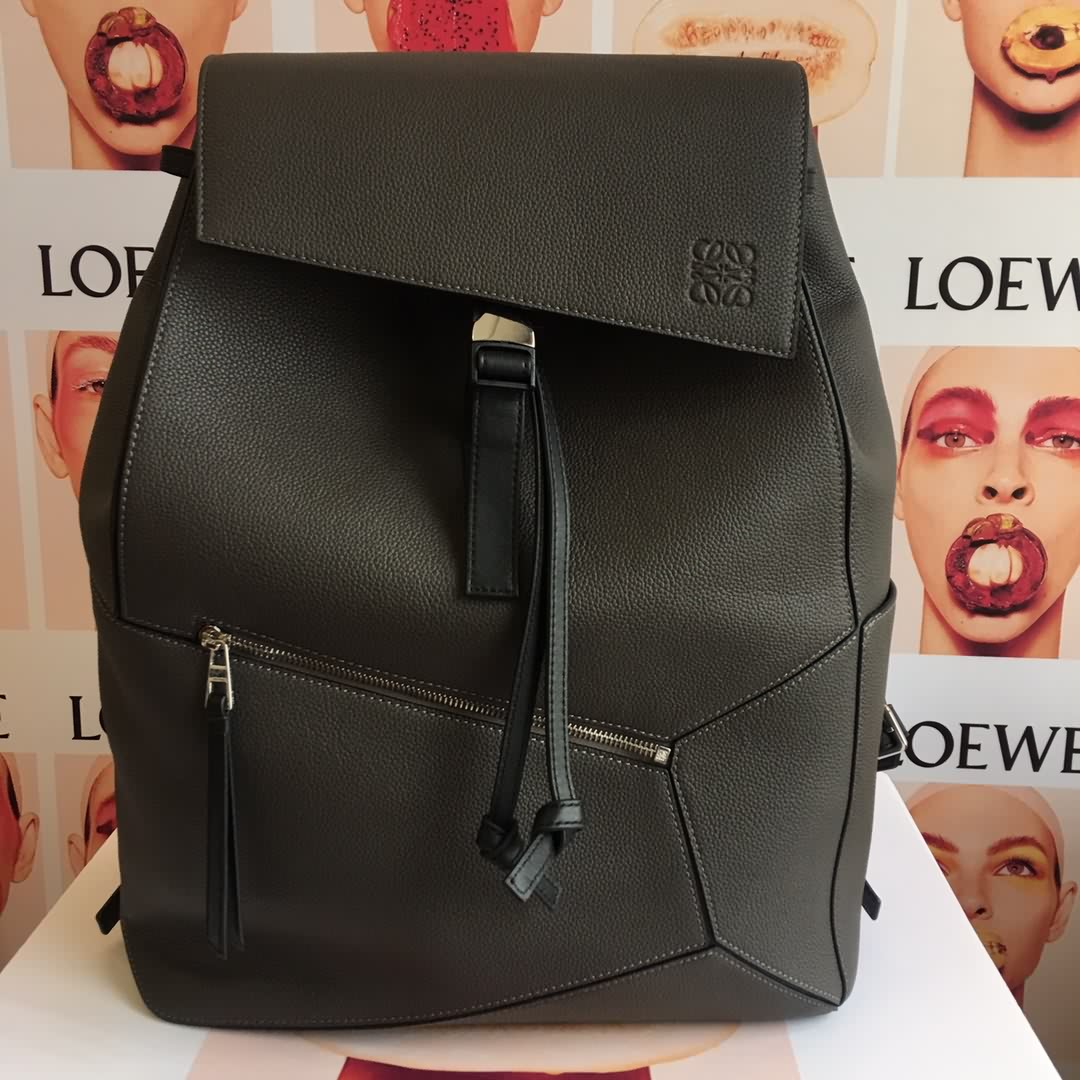 新款 Loew*  backpack