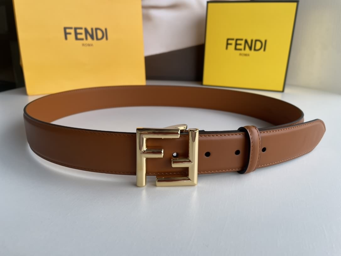 FENDI芬迪男士FF徽標精湛工藝金屬扣，頭層牛皮腰帶