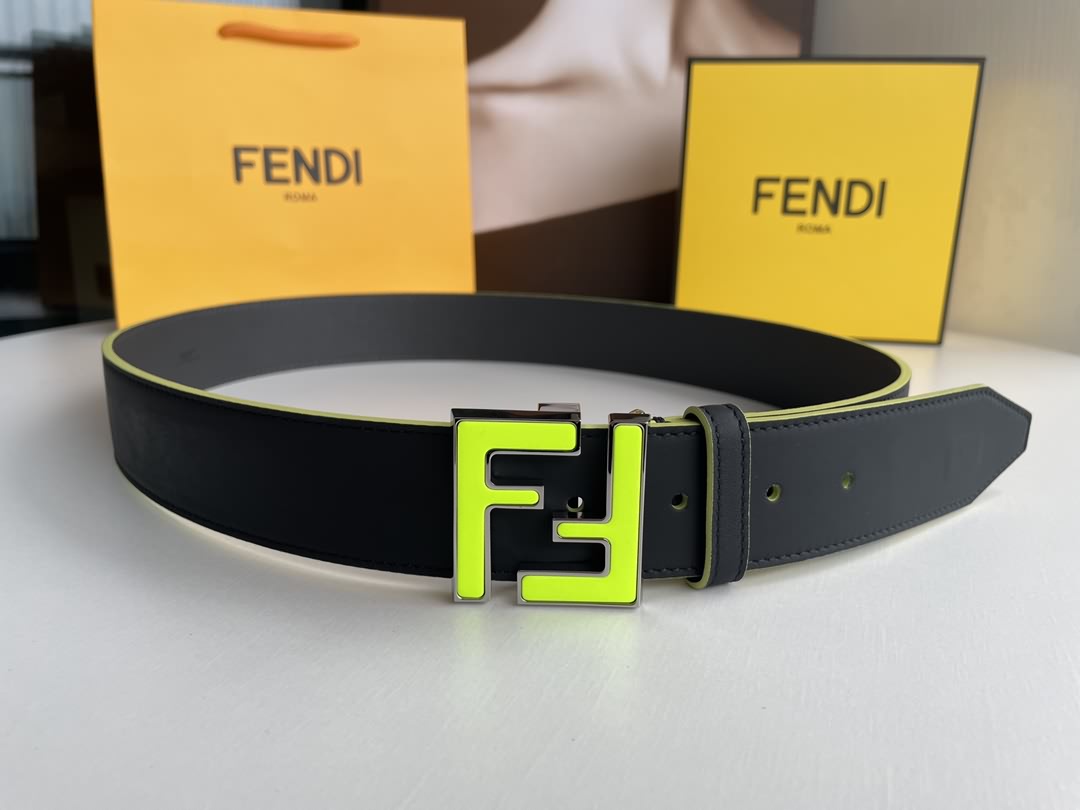 FENDI芬迪男士FF微標精湛工藝金屬扣，頭層牛皮雙面用腰帶