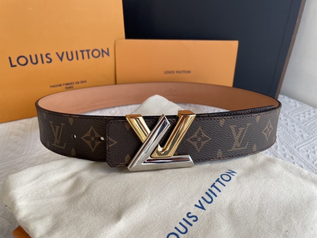 Louis Vuitton 專櫃款金屬扣