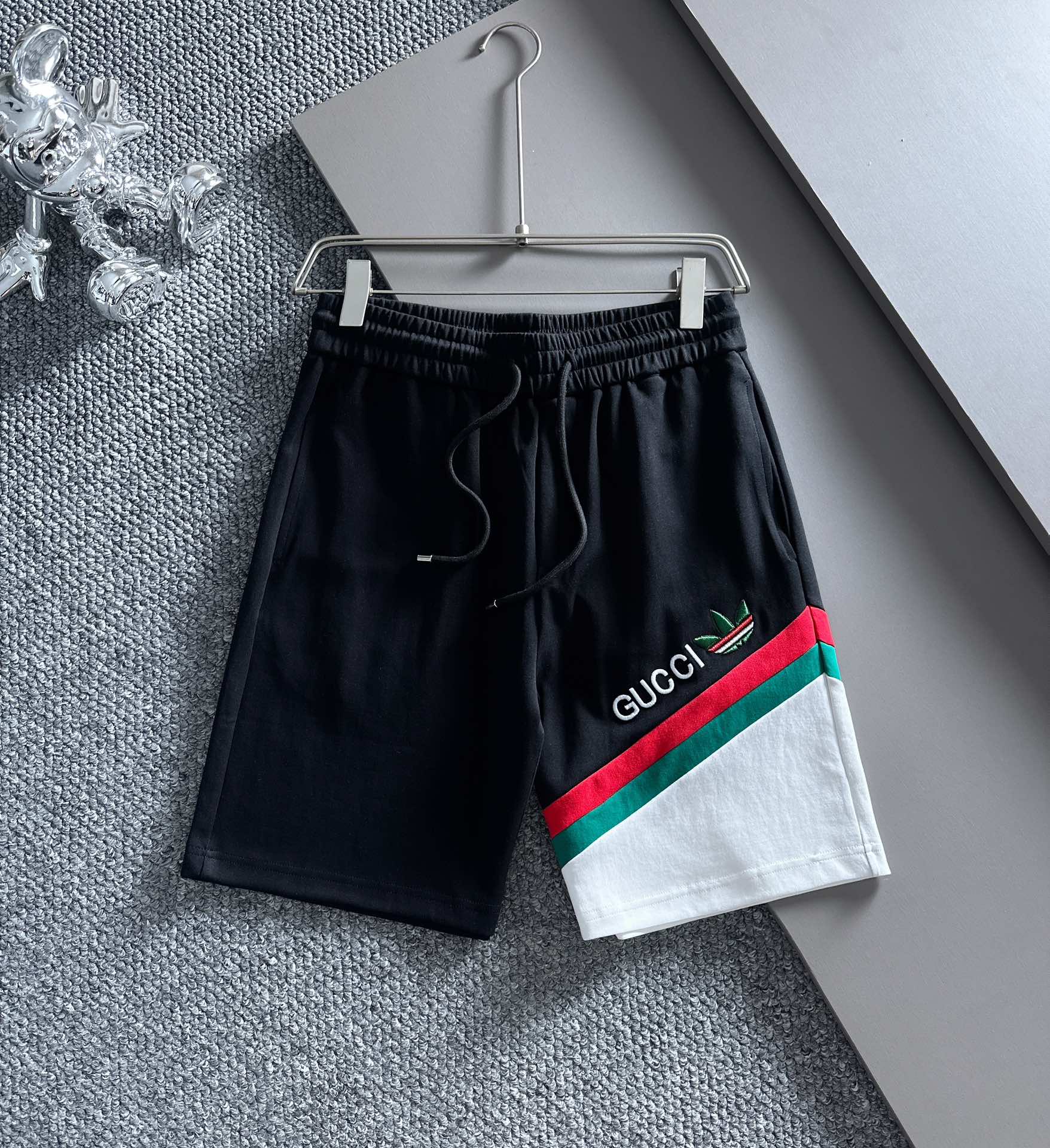 Gucci 2023夏季新款側邊高密度拼接短褲