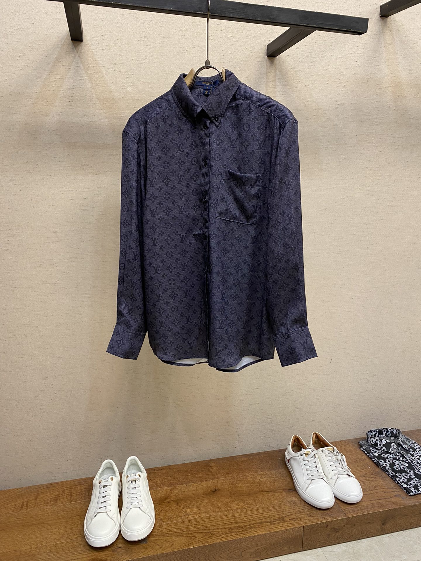 1V、夏季新款航海系列MAHINA MONOGRAM 反色襯衫