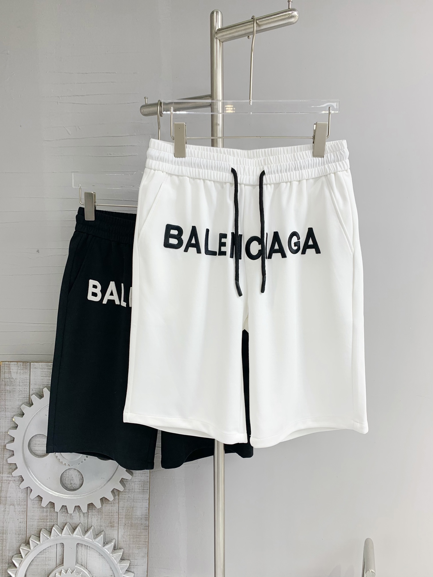 Balenciaga巴黎世家 2023最新品，春夏新款休閒短褲