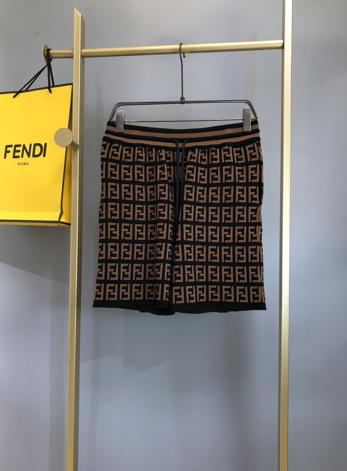 Fendi 2023夏季立體字母提花針織運動休閒短褲