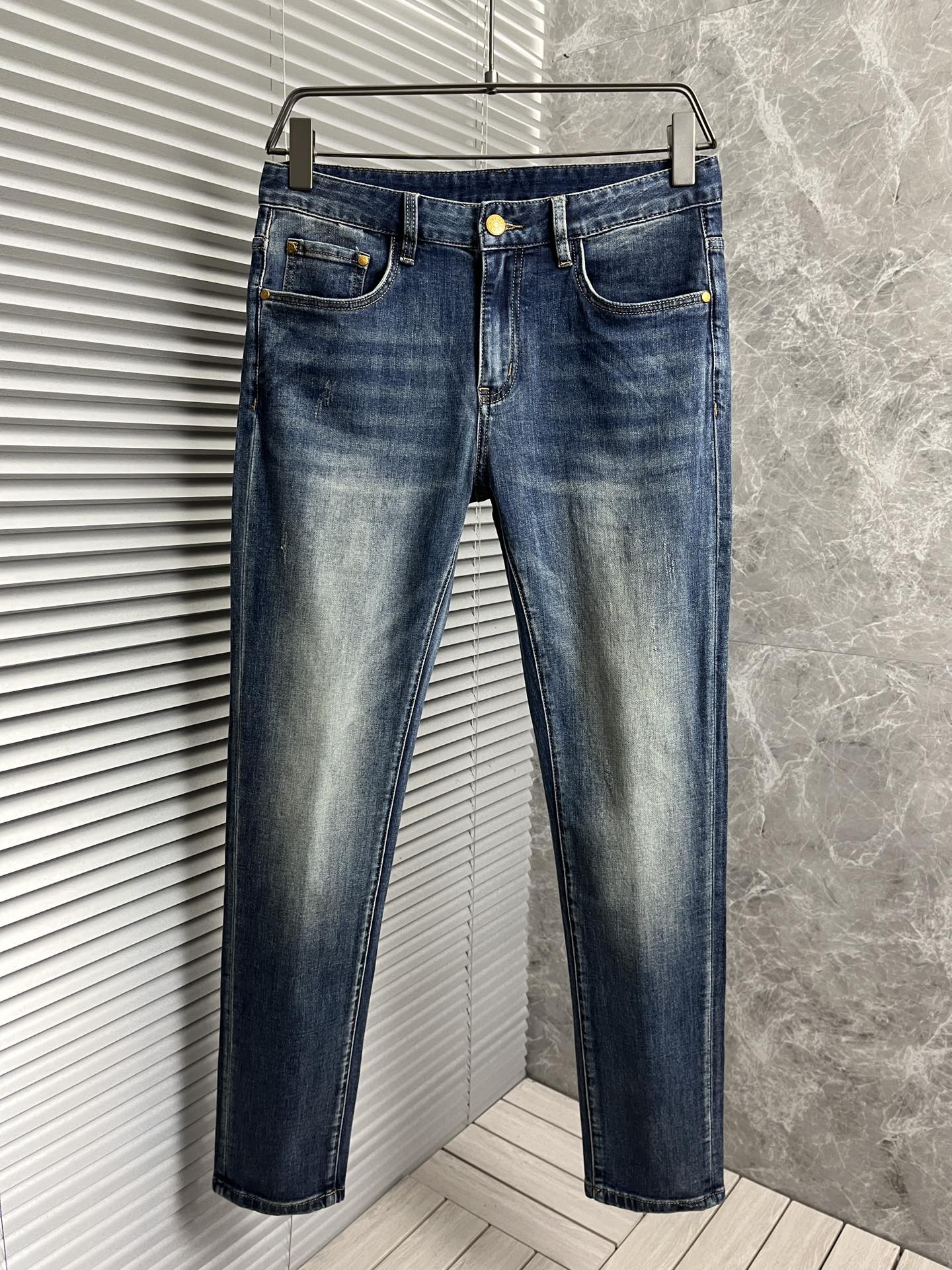 【 LV】簡約時尚牛仔褲