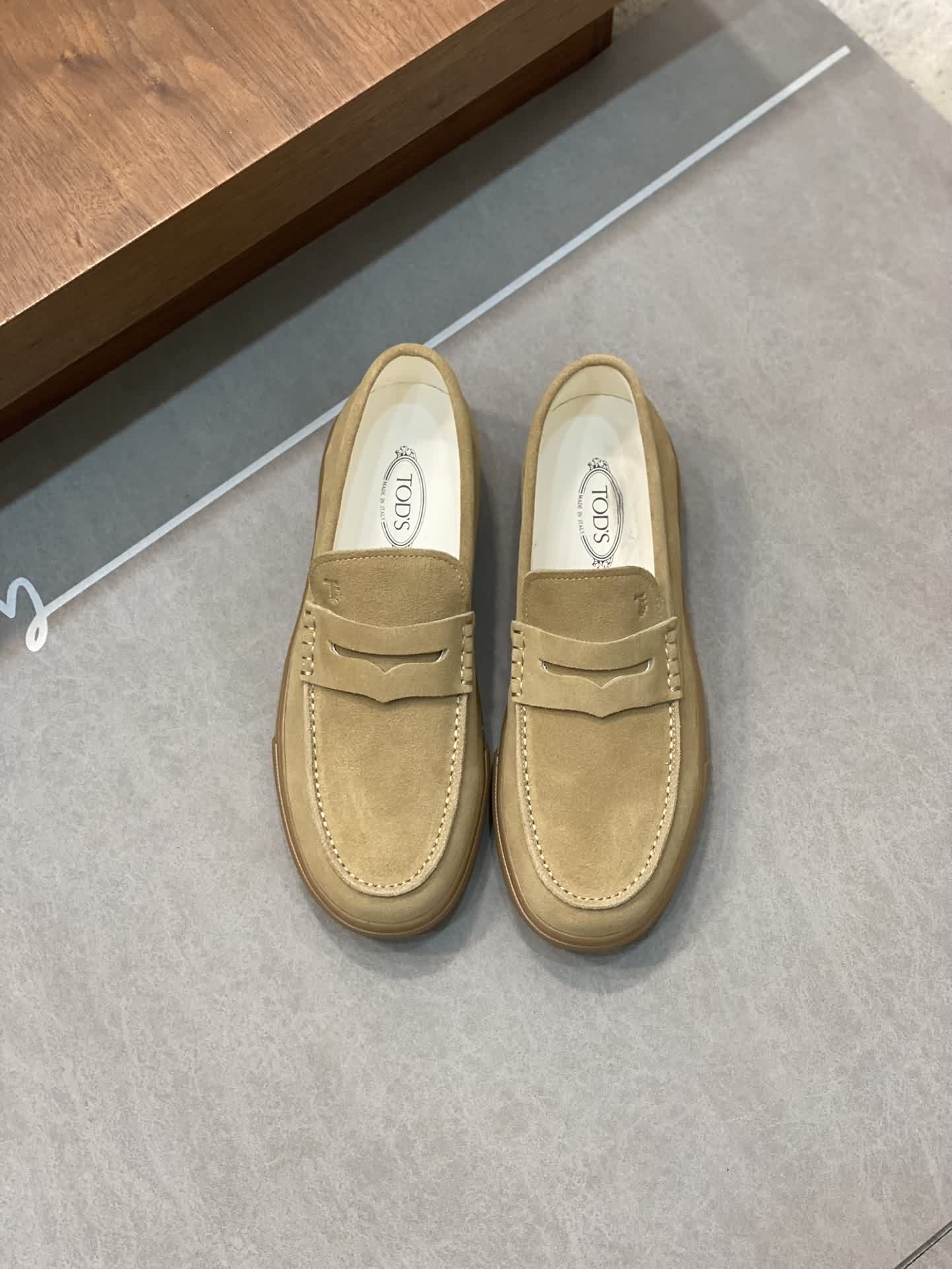 TOD'S 絨面皮革男款樂福鞋