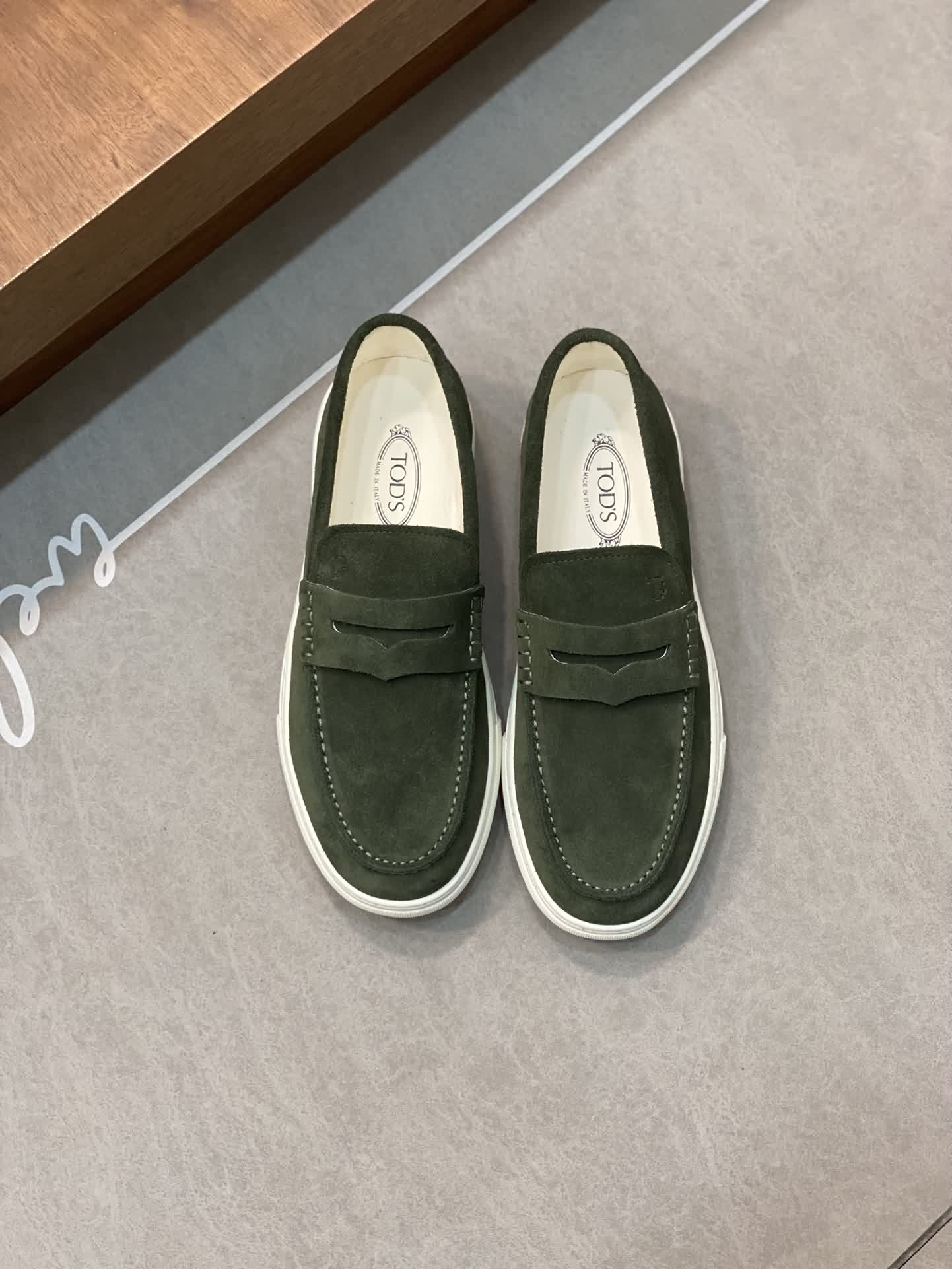 TOD'S 絨面皮革男款樂福鞋