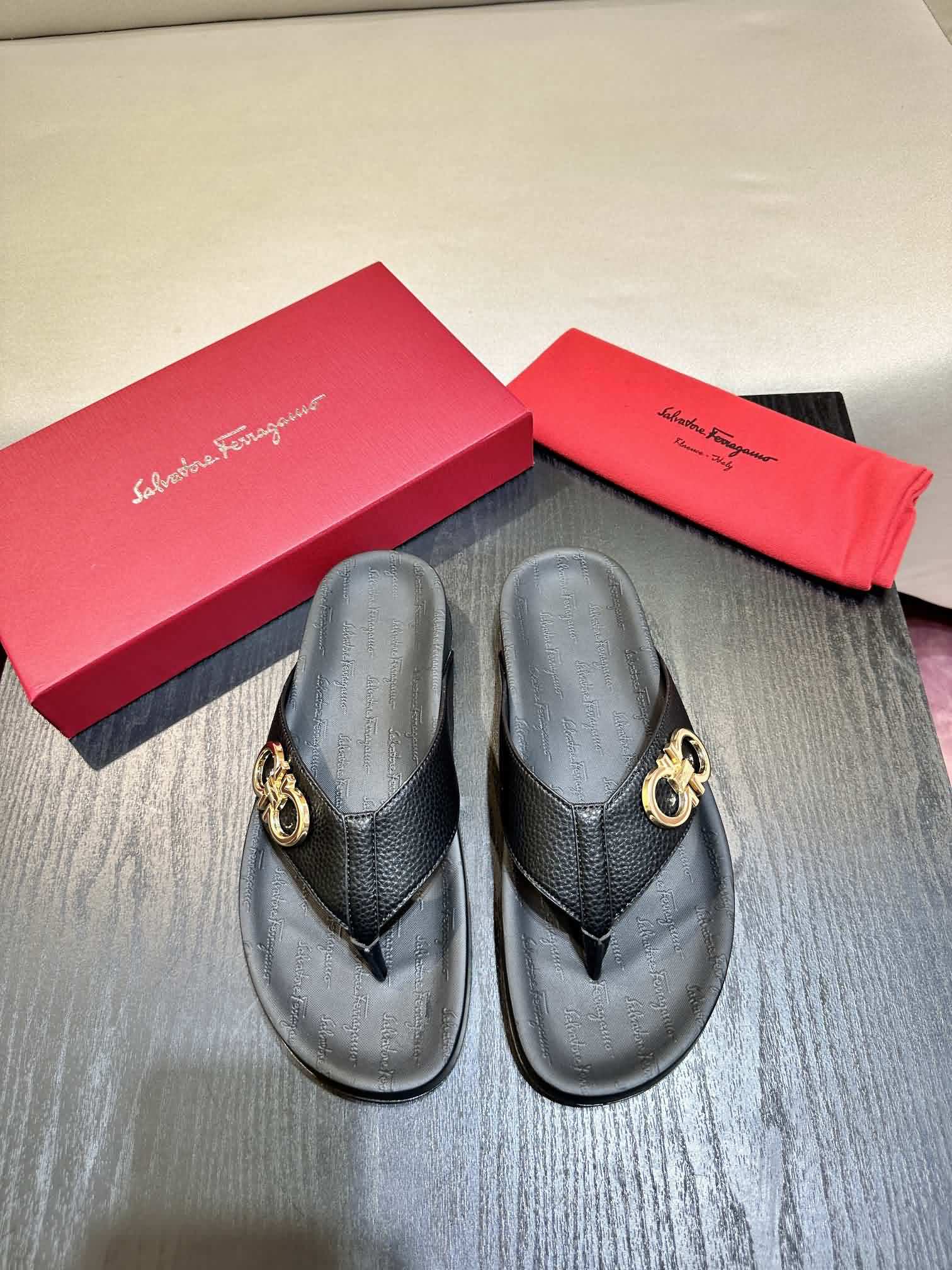 Ferragamo 拖鞋