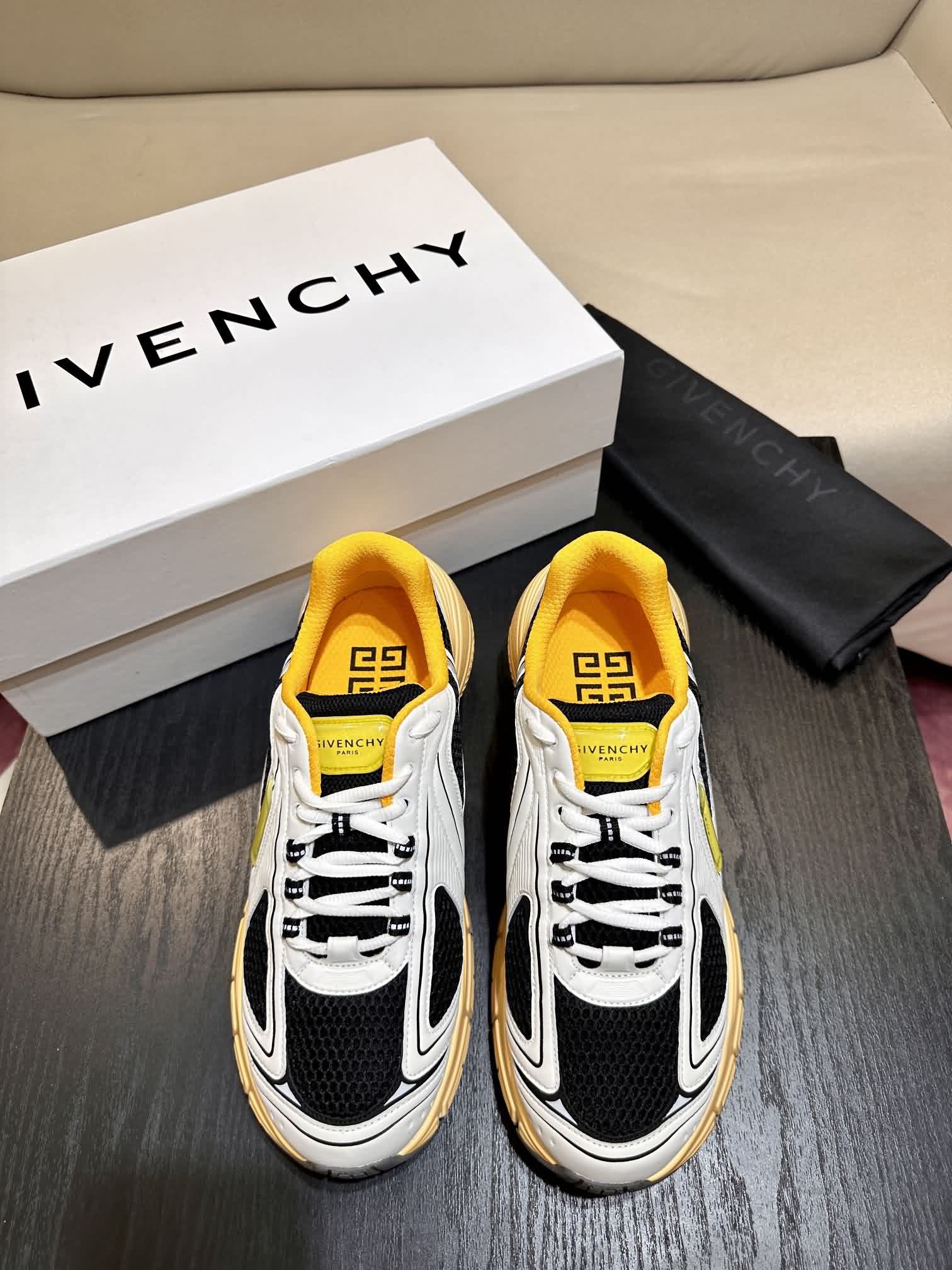 Givench* Runner系帶運動鞋