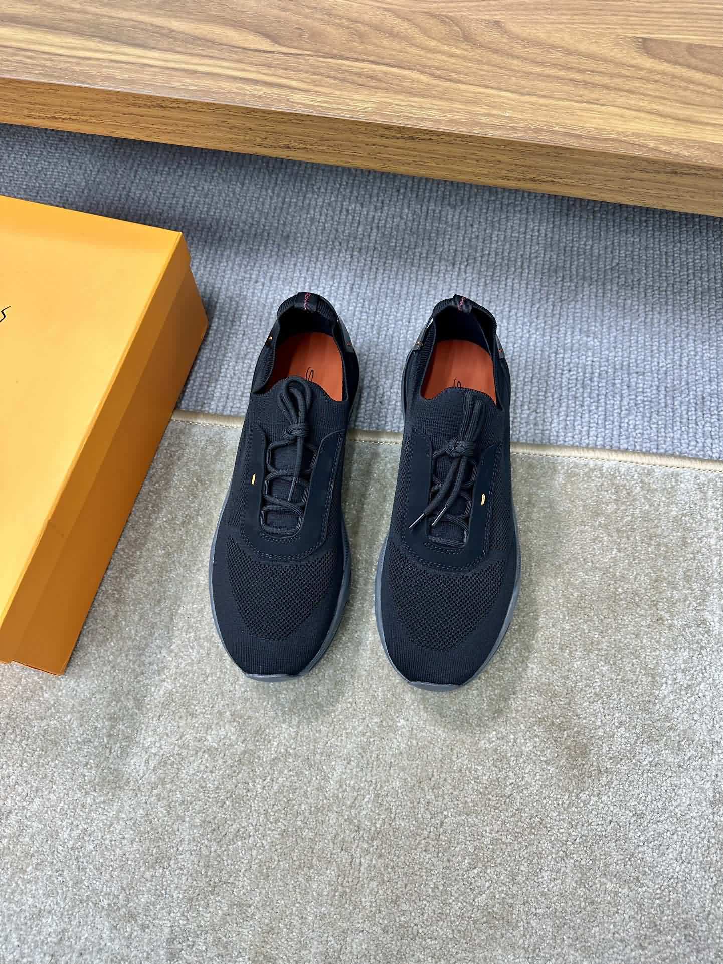 Santoni(聖東尼）義大利男士手工小牛皮休閒小白鞋