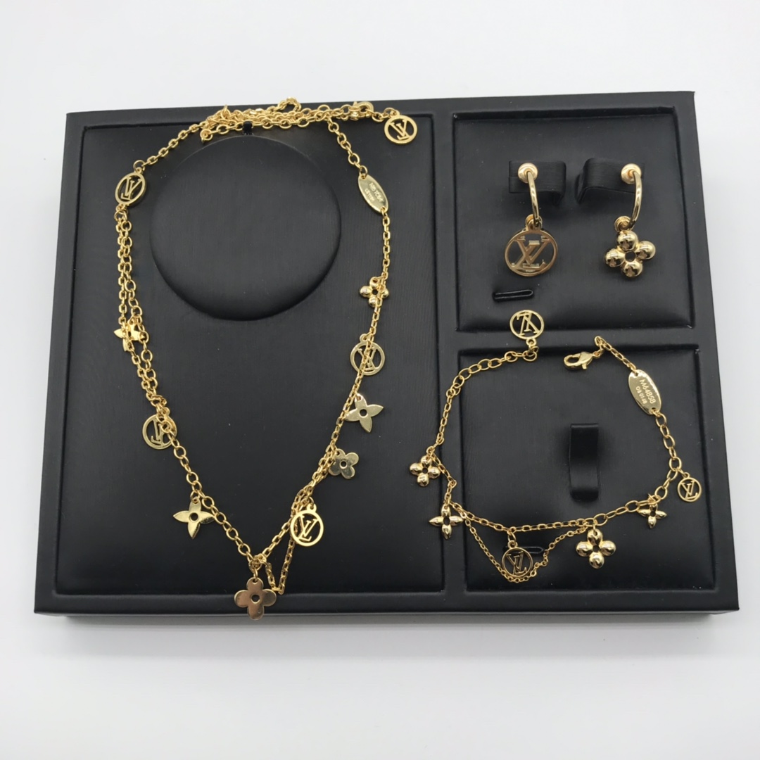 【Louis Vuitton 路易威登】套裝