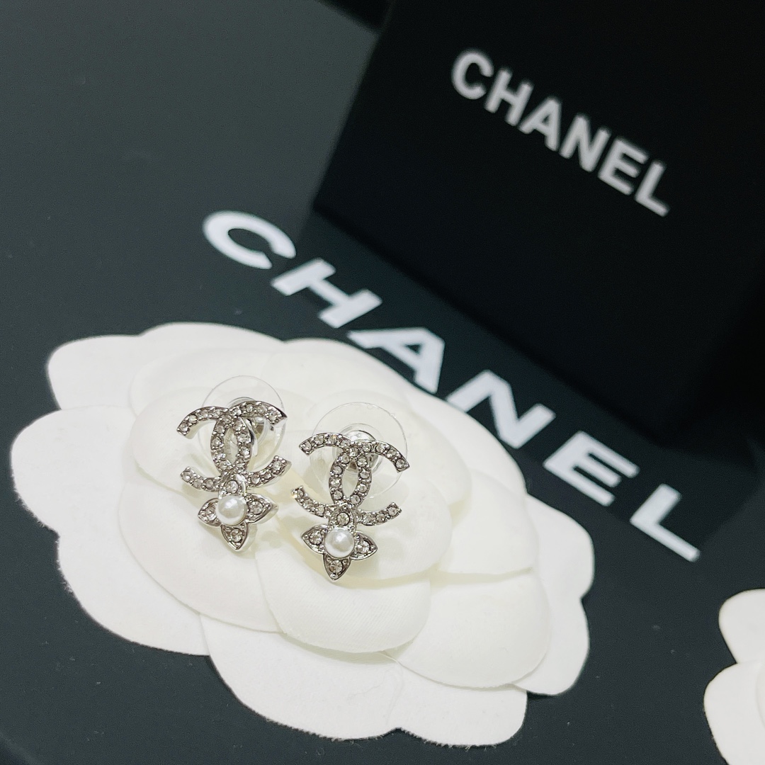 Chanel 小香 耳釘