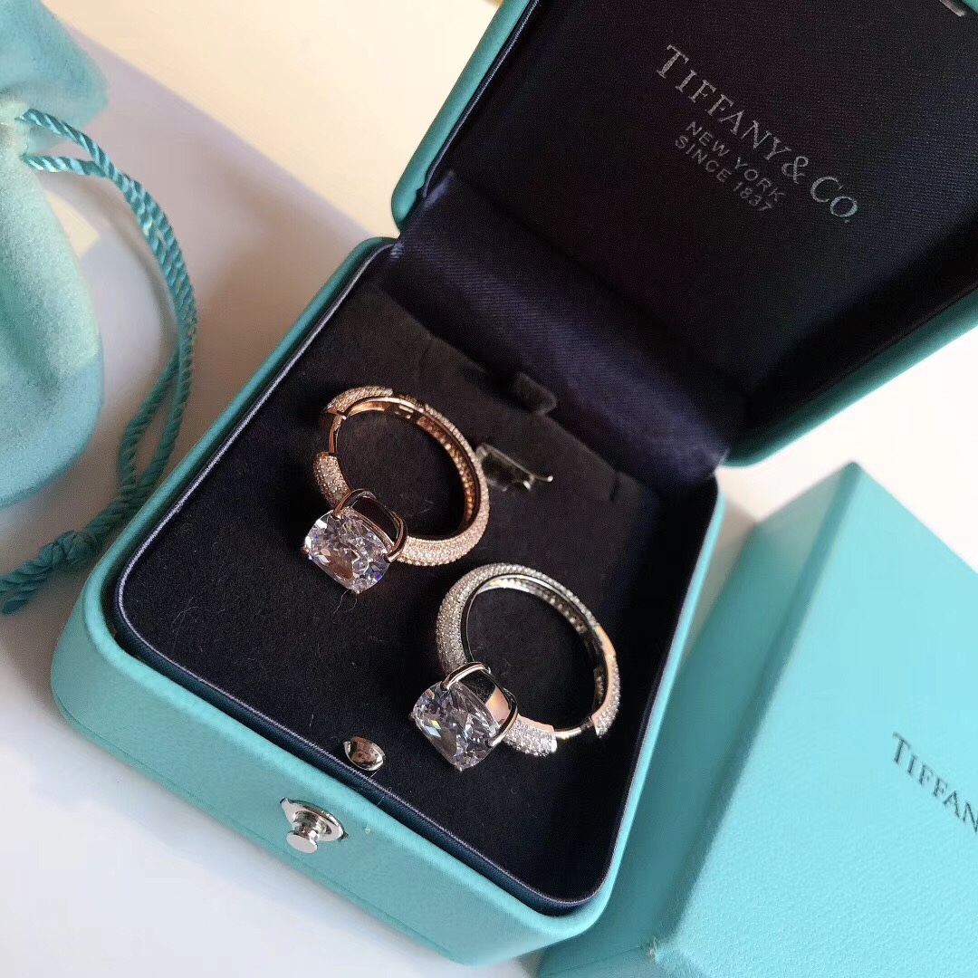 Tiffany 蒂夫尼 爪滿鑽耳環