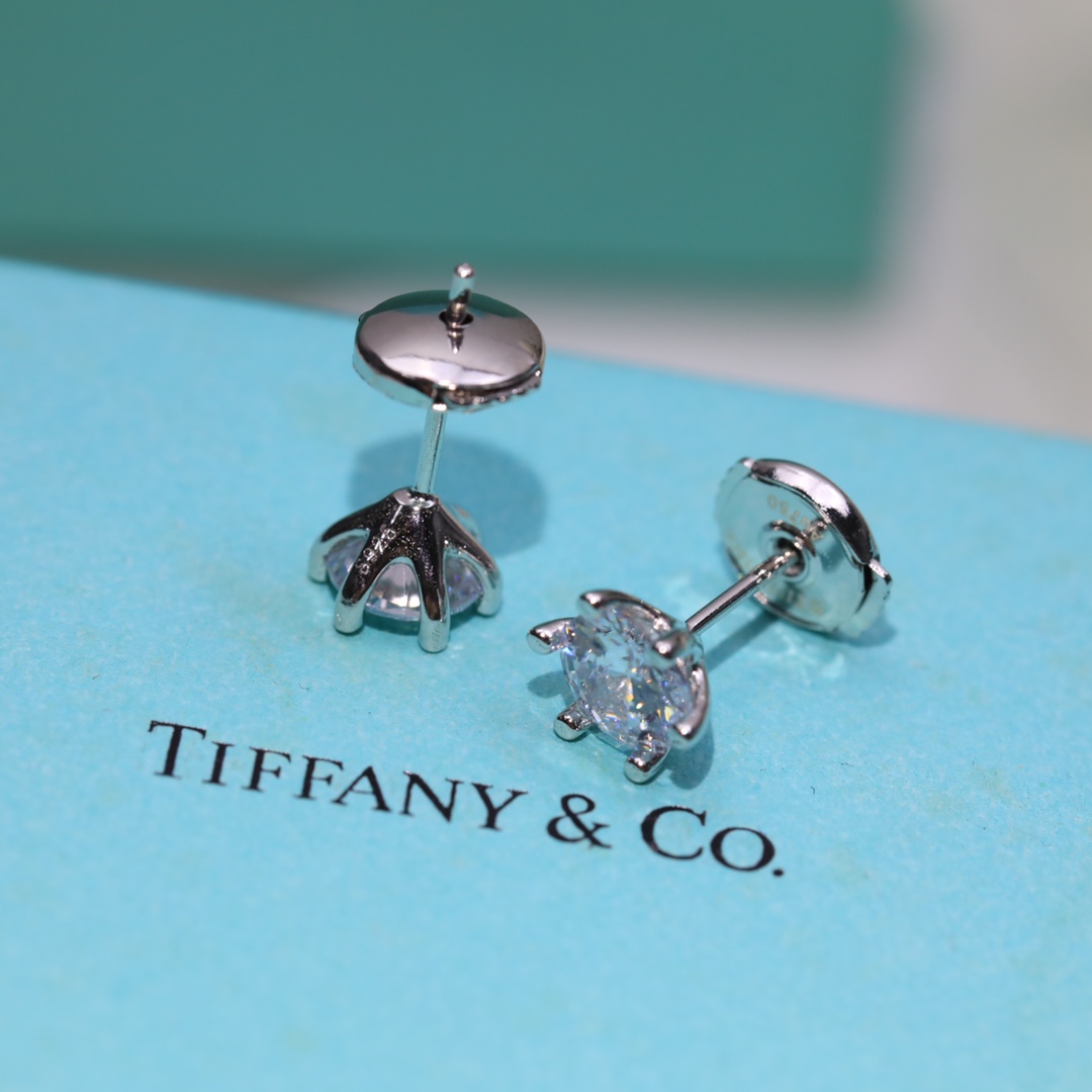 蒂芙尼Tiffany 六爪鑽耳釘